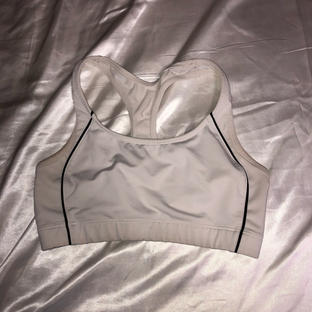 sports bra